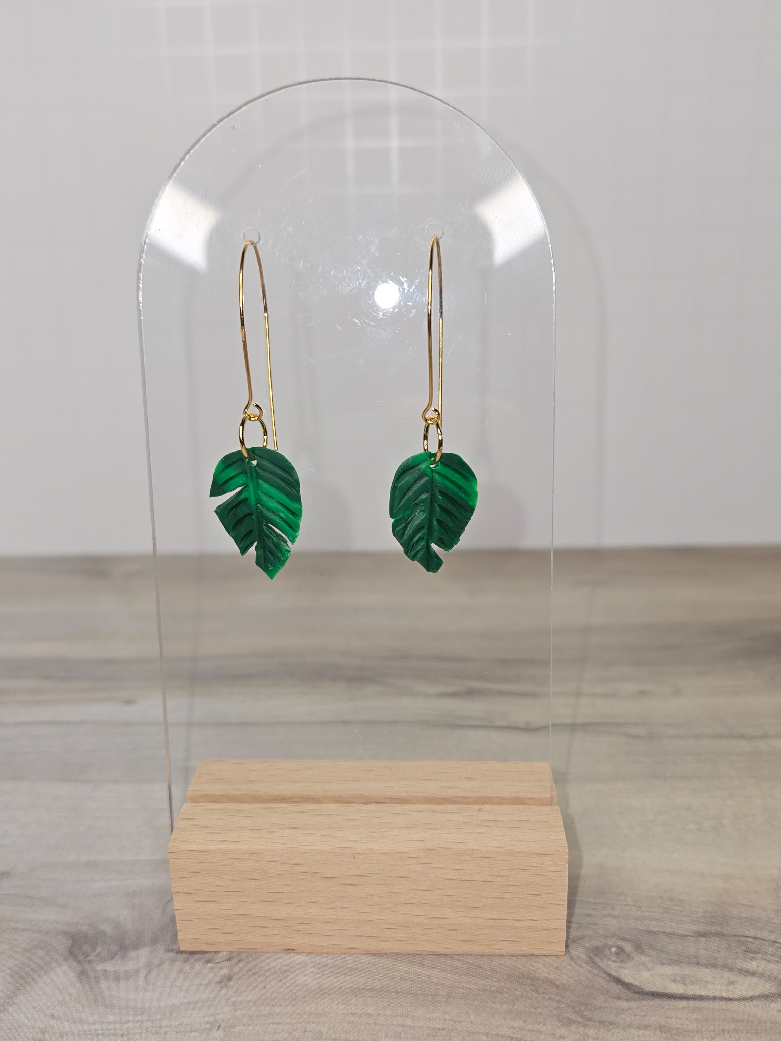 Tropical Leaf Dangle