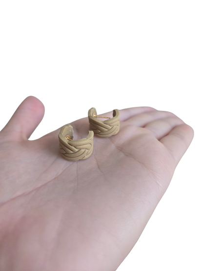 Quinn Huggie Hoops