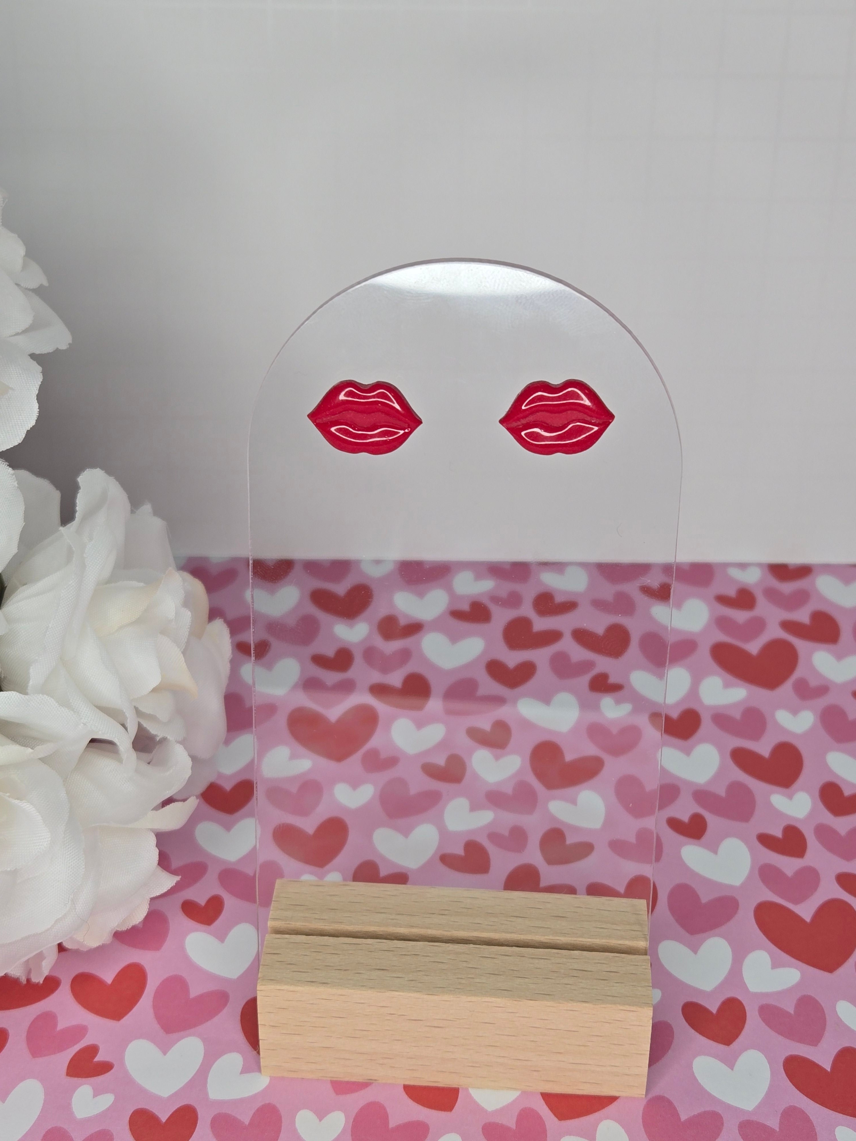 Shiny Lips Studs